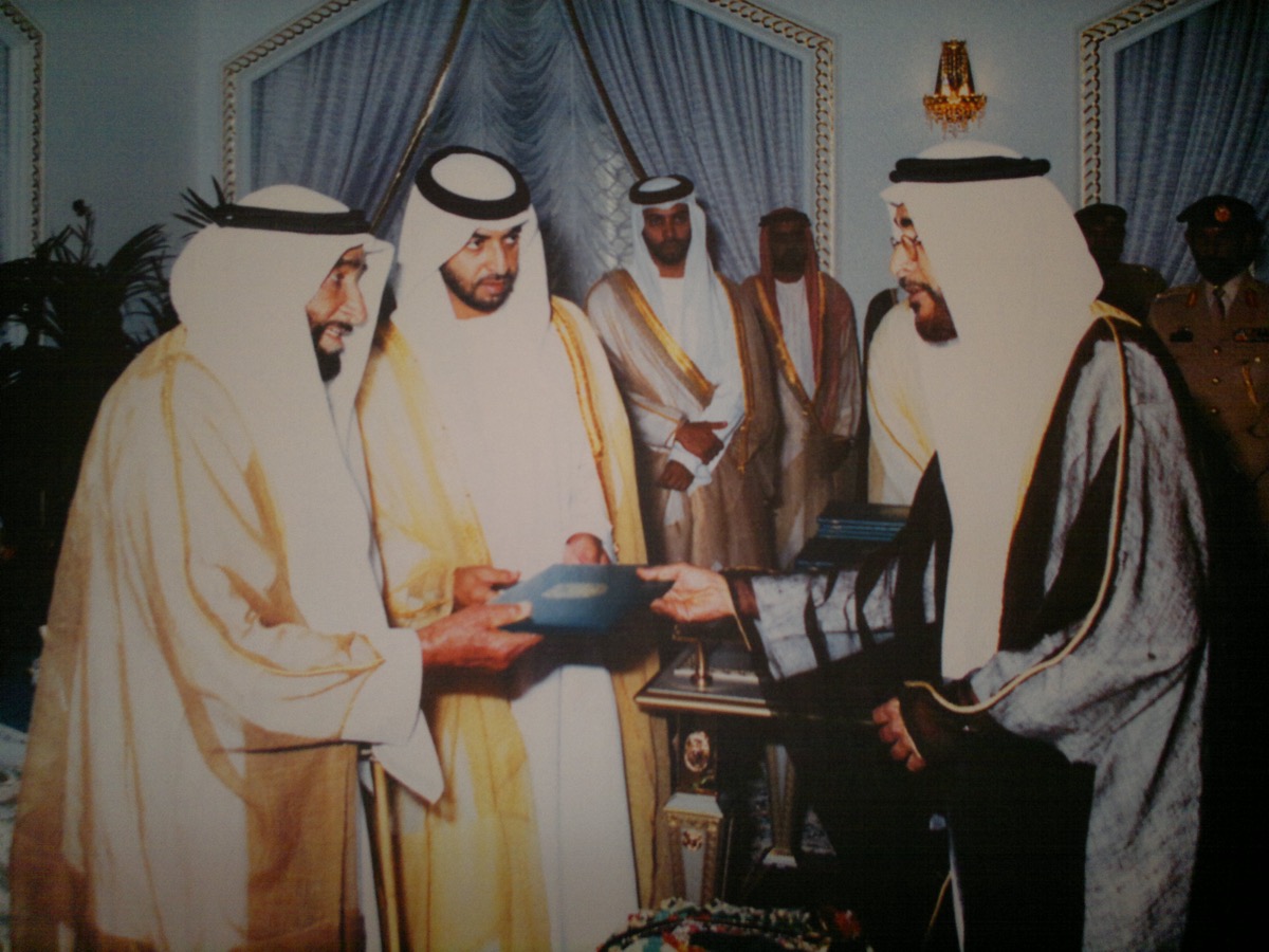 H.E. Faraj Ali Binhamoodah Aldhaheri with the late Sheikh Zayed bin Sultan Al Nahyan